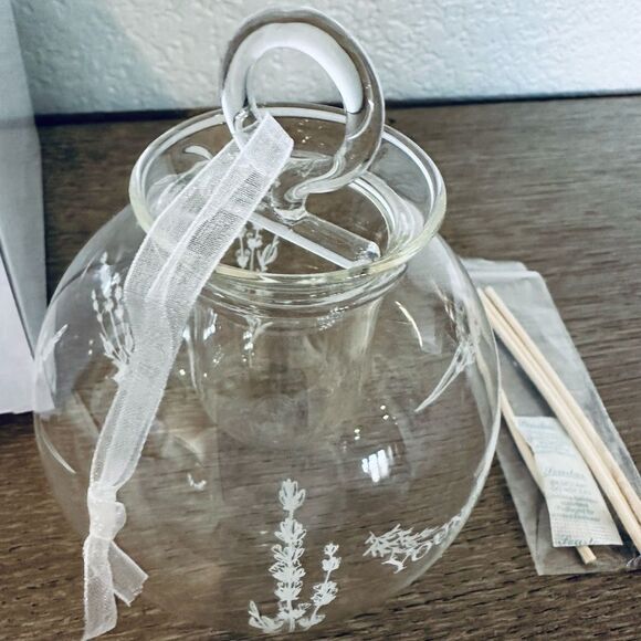 Young Living Glass Essential Oil Diffuser Ornament Reeds - Picture 3 of 3